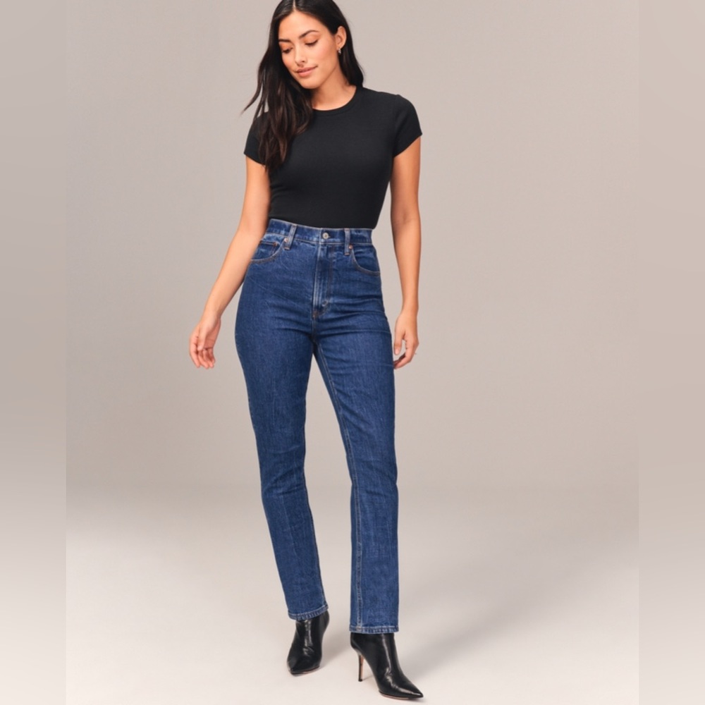 Abercrombie Curve Love Ultra High Rise 90s Slim Straight Jean - Size: 27L